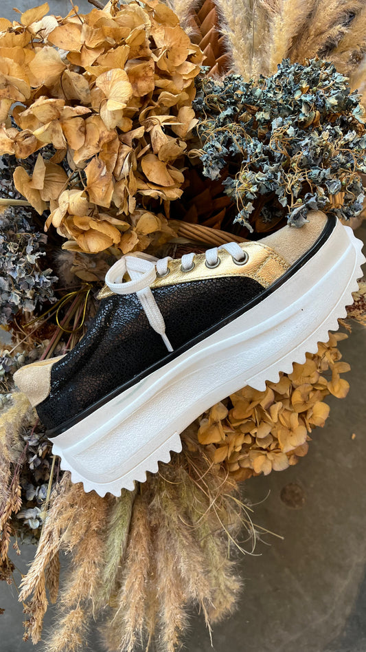 Dominga Plataforma Negro Dorada