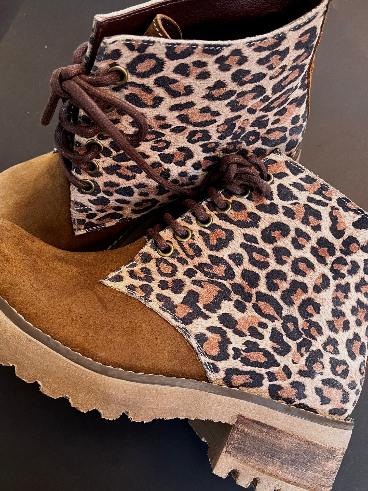 José Gabon camel print