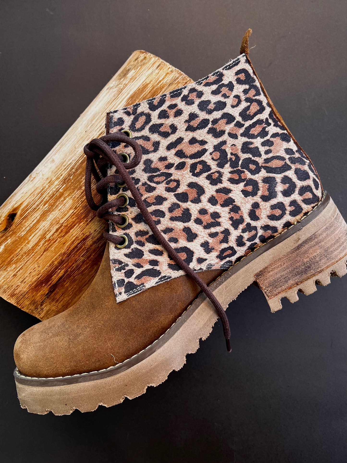 José Gabon camel print