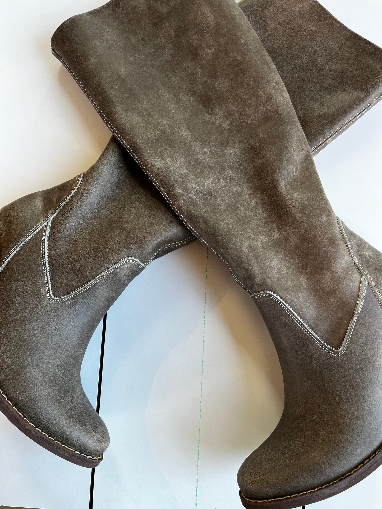 Valencia Taupe