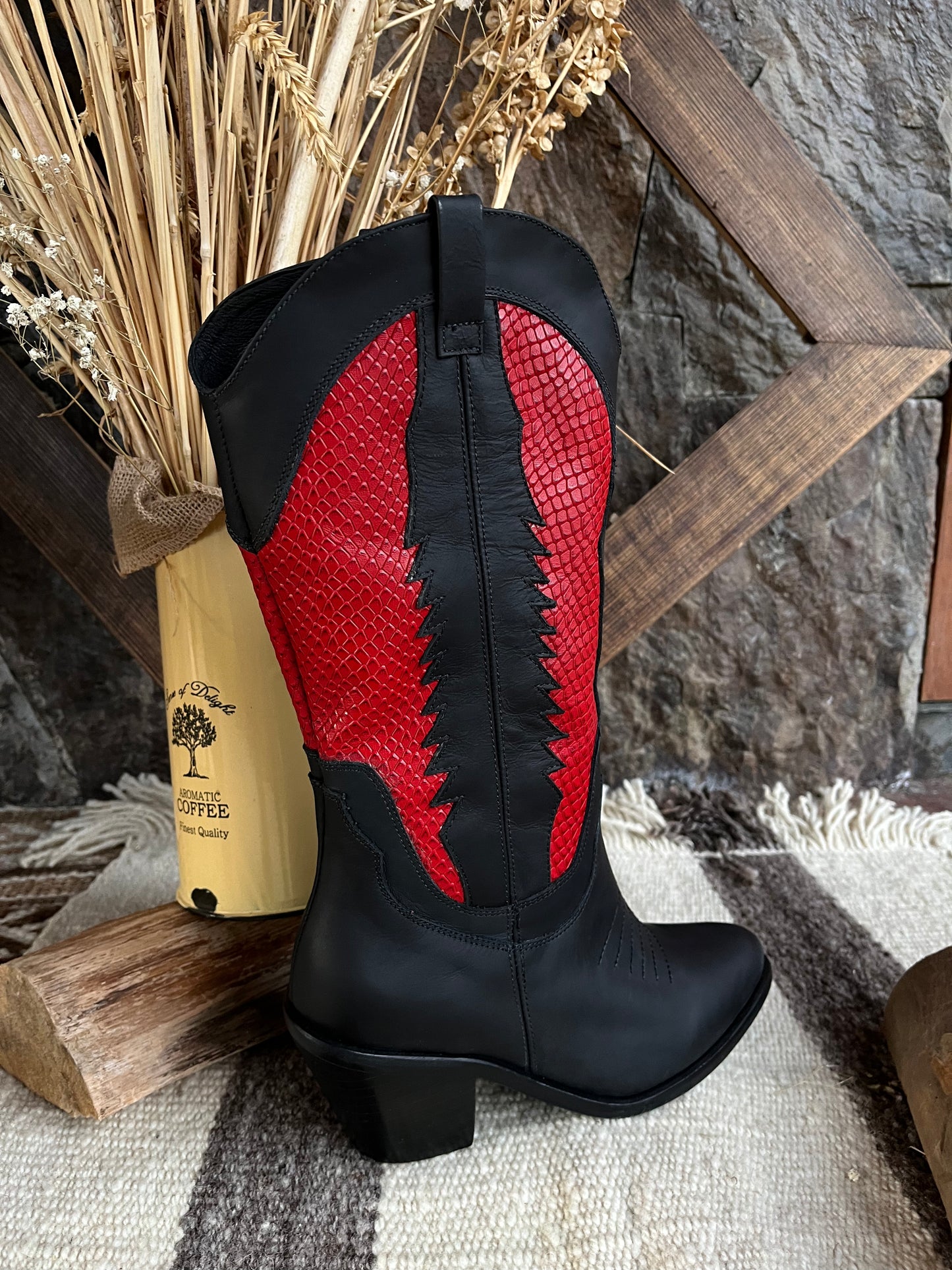 Vaquera Negra Rojo